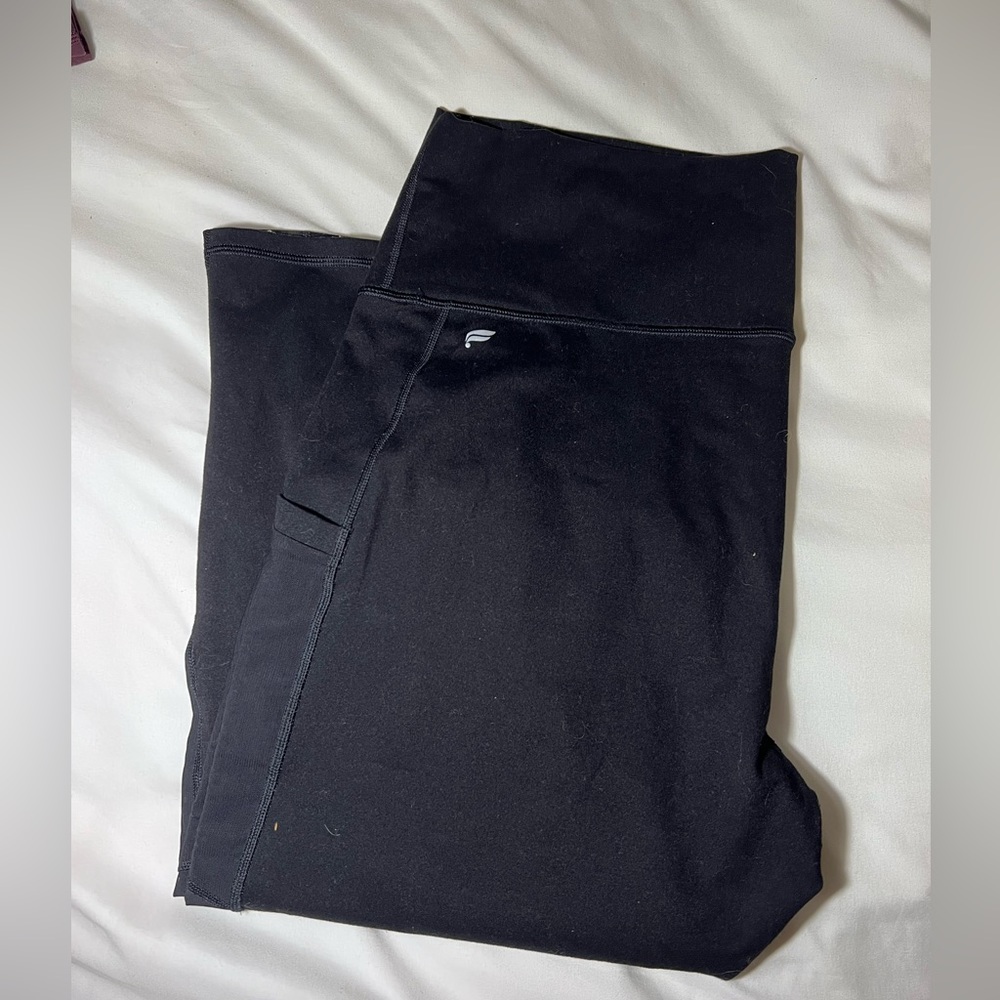 Fabletics leggings capri with pockets power hold